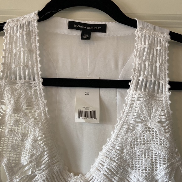 NWT BR lace tank with sheer back - Picture 3 of 4